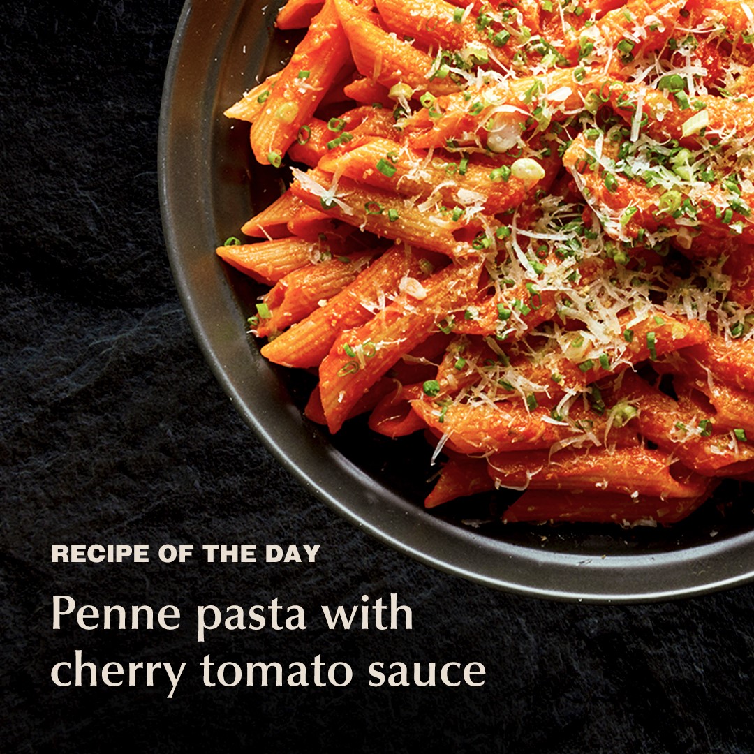 Penne pasta with cherry tomato sauce